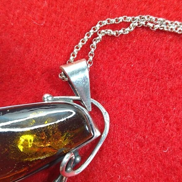 Vintage Amber Cabochon Sterling Silver Pendant/Chain Sailboat under Full Sail - Picture 5 of 10